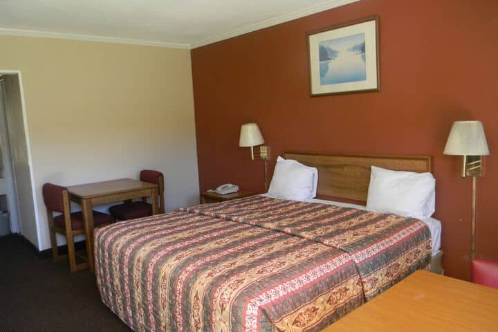 Room 9 of 31