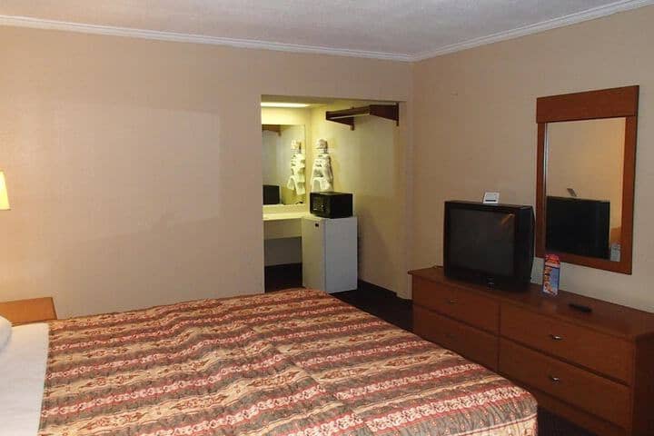 Room 12 of 31