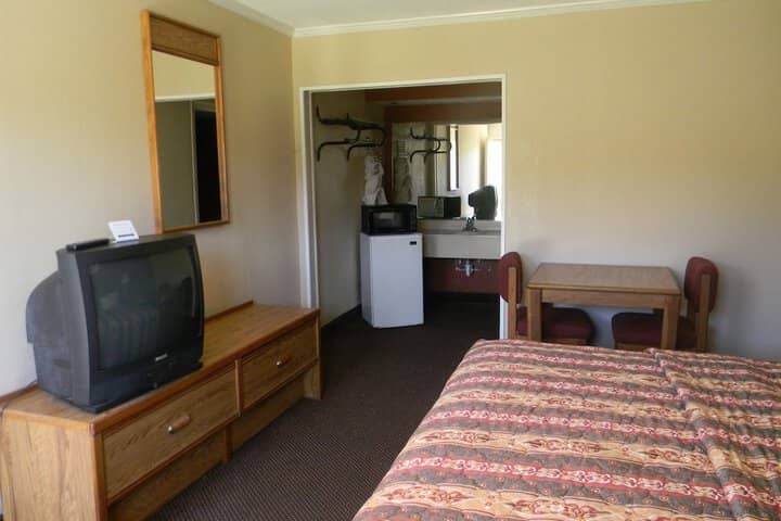 Room 8 of 31